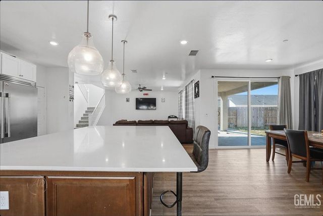 6510 Thunder Trail Drive, Bakersfield, CA 93313