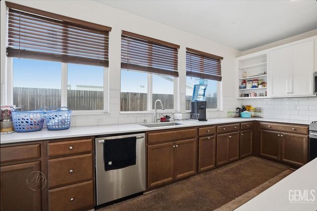 6510 Thunder Trail Drive, Bakersfield, CA 93313