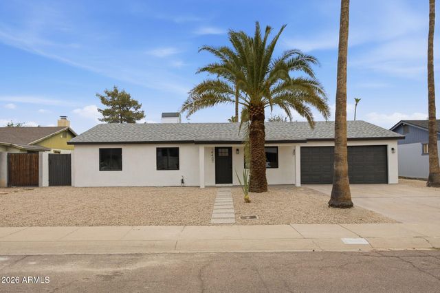14407 N 37TH Court, Phoenix, AZ 85032