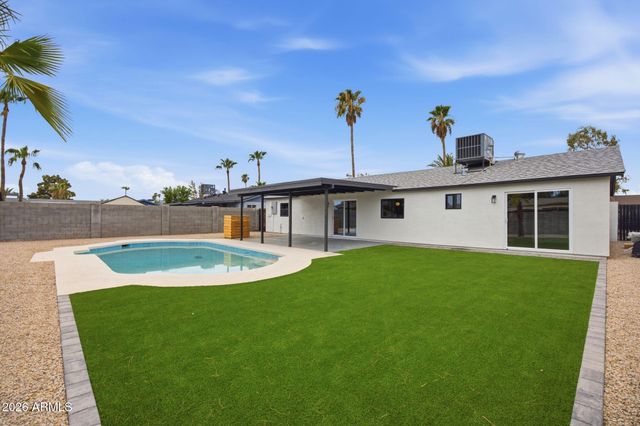 14407 N 37TH Court, Phoenix, AZ 85032
