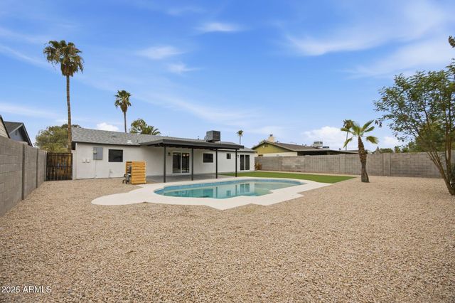 14407 N 37TH Court, Phoenix, AZ 85032