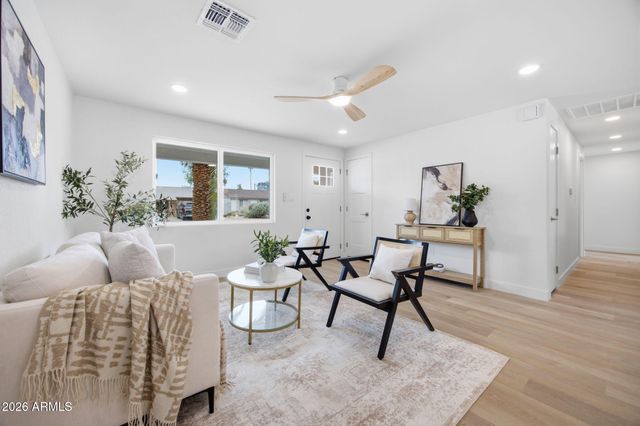 14407 N 37TH Court, Phoenix, AZ 85032