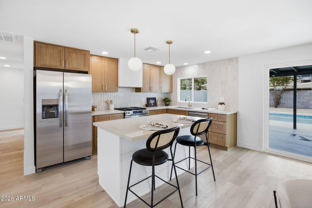14407 N 37TH Court, Phoenix, AZ 85032