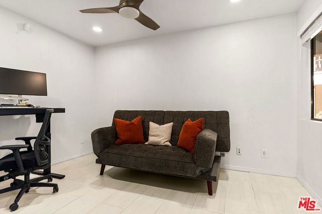 2018 Griffith Park Boulevard 121, Los Angeles, CA 90039
