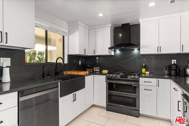 2018 Griffith Park Boulevard 121, Los Angeles, CA 90039