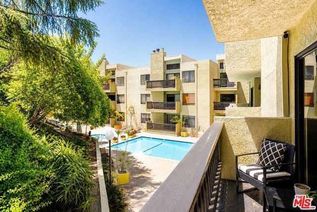 2018 Griffith Park Boulevard 121, Los Angeles, CA 90039