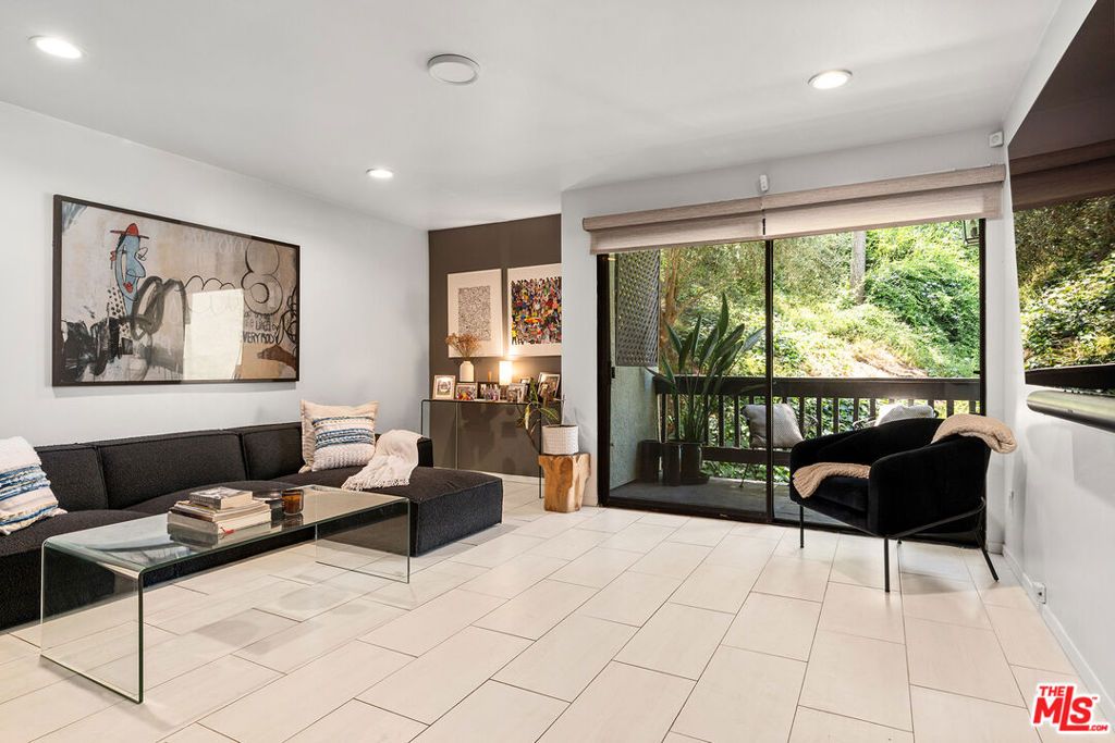 2018 Griffith Park Boulevard 121, Los Angeles, CA 90039