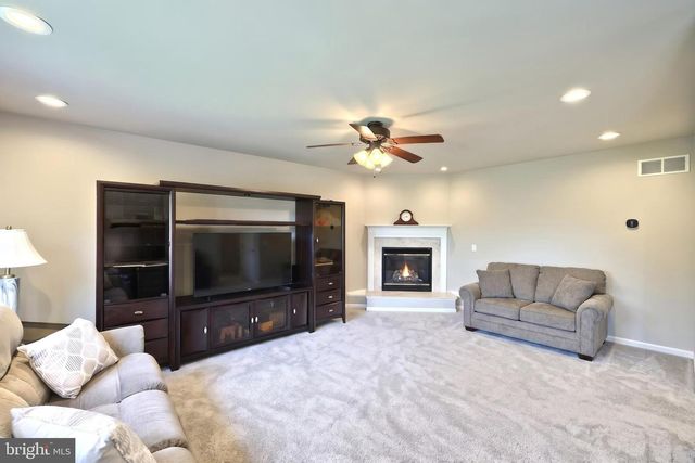 1407 WHEATFIELD DR, York, PA 17408
