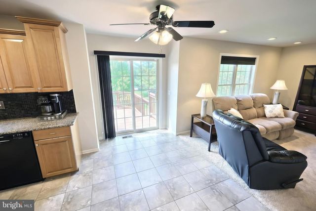 1407 WHEATFIELD DR, York, PA 17408