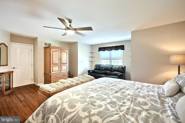 1407 WHEATFIELD DR, York, PA 17408