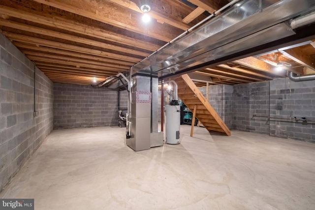 1407 WHEATFIELD DR, York, PA 17408