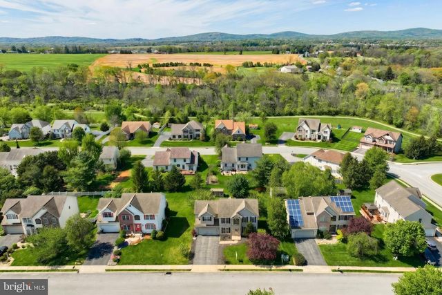1407 WHEATFIELD DR, York, PA 17408