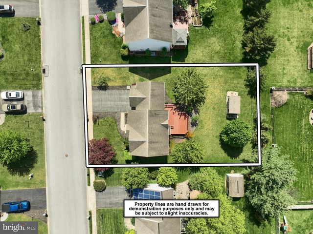 1407 WHEATFIELD DR, York, PA 17408