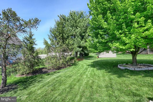 1407 WHEATFIELD DR, York, PA 17408