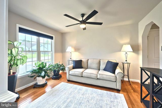 1407 WHEATFIELD DR, York, PA 17408