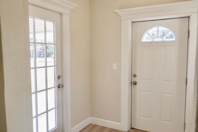 1410 W 8th Street, Plainview, TX 79072