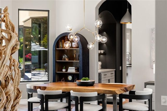 6610 Sable Ridge LN, Naples, FL 34109