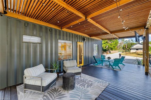 6610 Sable Ridge LN, Naples, FL 34109