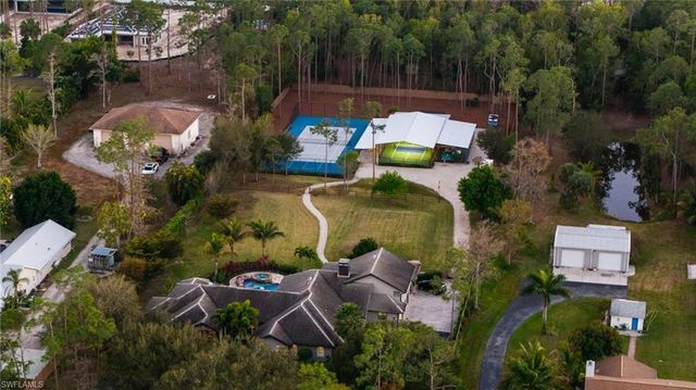 6610 Sable Ridge LN, Naples, FL 34109