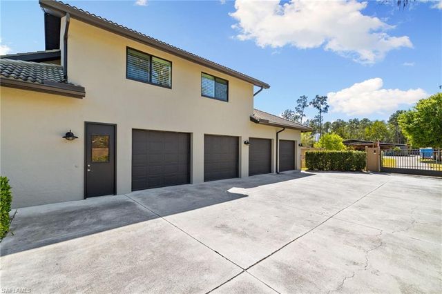 6610 Sable Ridge LN, Naples, FL 34109