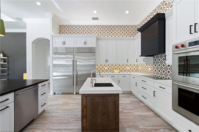 6610 Sable Ridge LN, Naples, FL 34109