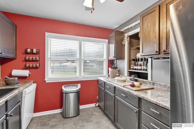 2504 Main Street, Bellevue, NE 68005