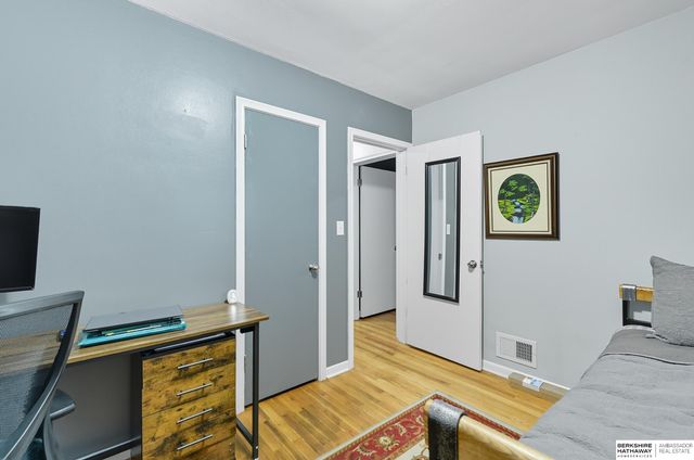 2504 Main Street, Bellevue, NE 68005