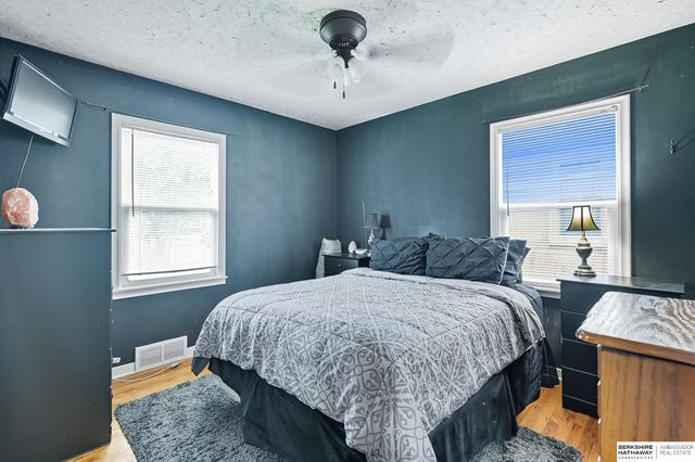 2504 Main Street, Bellevue, NE 68005