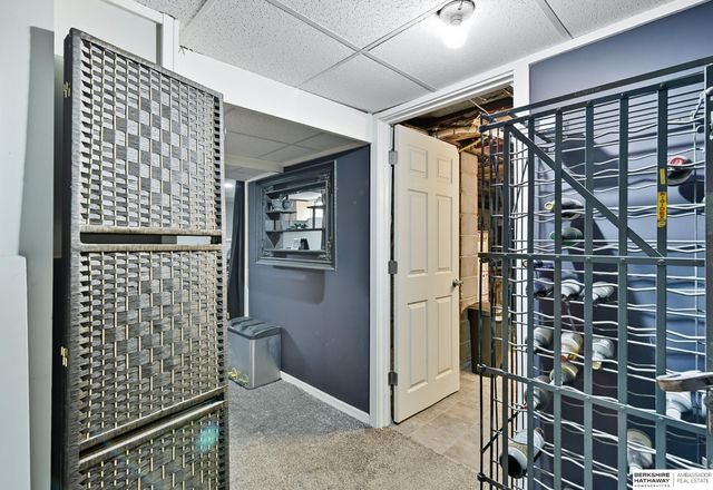 2504 Main Street, Bellevue, NE 68005