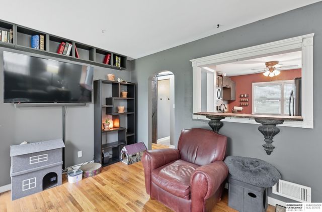 2504 Main Street, Bellevue, NE 68005