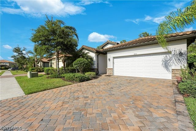 4331 Raffia Palm CIR, Naples, FL 34119