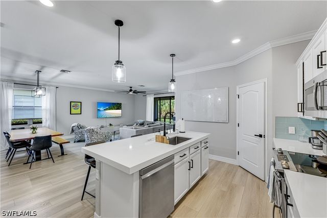4331 Raffia Palm CIR, Naples, FL 34119