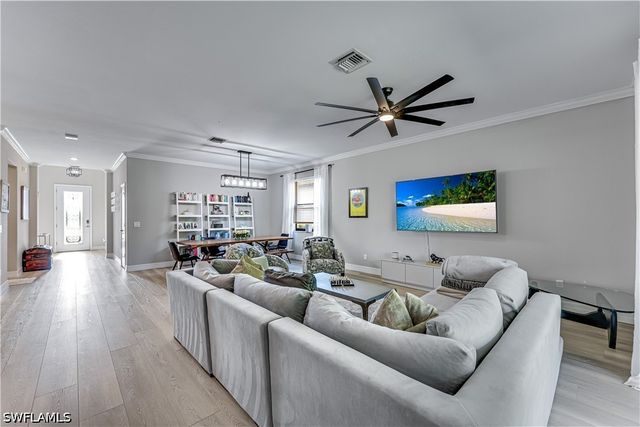 4331 Raffia Palm CIR, Naples, FL 34119