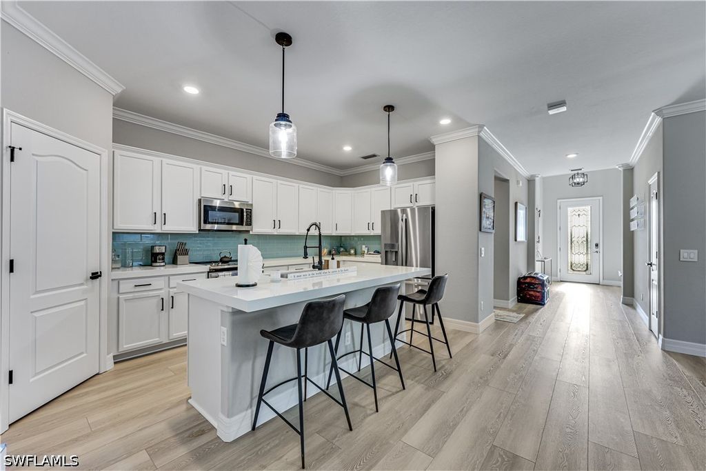 4331 Raffia Palm CIR, Naples, FL 34119