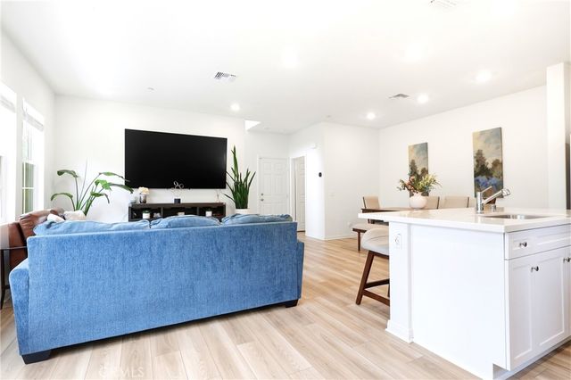 4005 E Carmel Privado Avenue, Ontario, CA 91761
