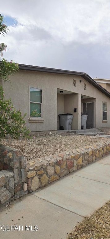 3328 Lincoln B, El Paso, TX 79930