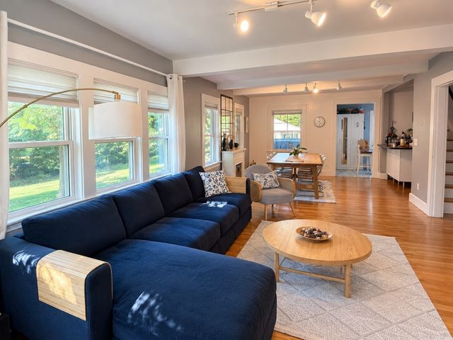 429-431 Parker St 431, Newton, MA 02459