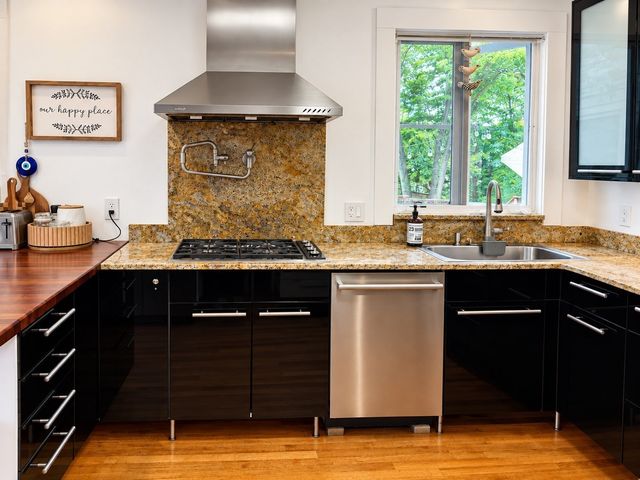429-431 Parker St 431, Newton, MA 02459