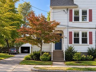 429-431 Parker St 431, Newton, MA 02459