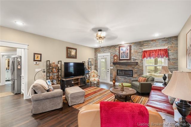 3009 Falcon Ridge Court, Jeffersonville, IN 47130