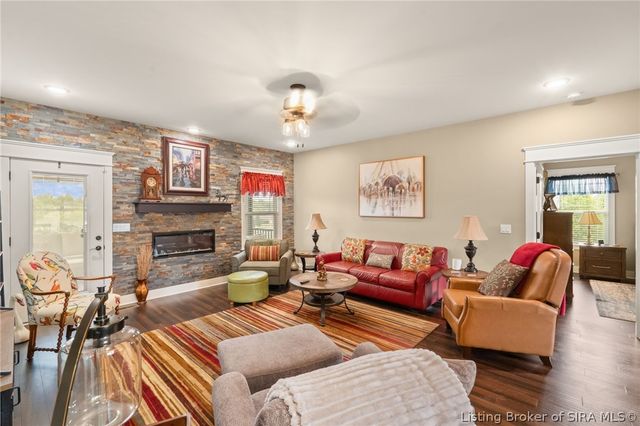 3009 Falcon Ridge Court, Jeffersonville, IN 47130
