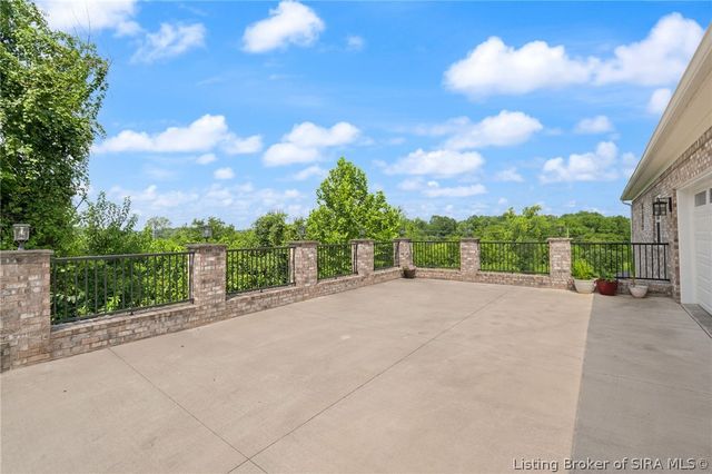 3009 Falcon Ridge Court, Jeffersonville, IN 47130