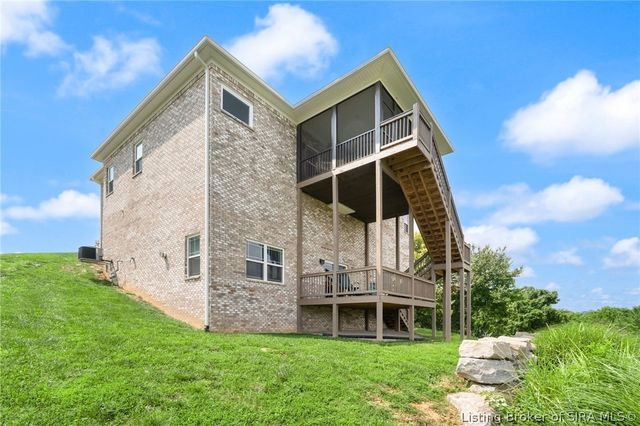 3009 Falcon Ridge Court, Jeffersonville, IN 47130