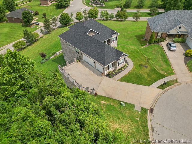3009 Falcon Ridge Court, Jeffersonville, IN 47130