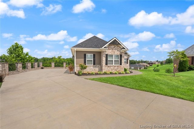 3009 Falcon Ridge Court, Jeffersonville, IN 47130