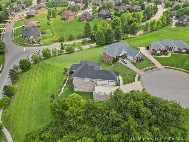 3009 Falcon Ridge Court, Jeffersonville, IN 47130