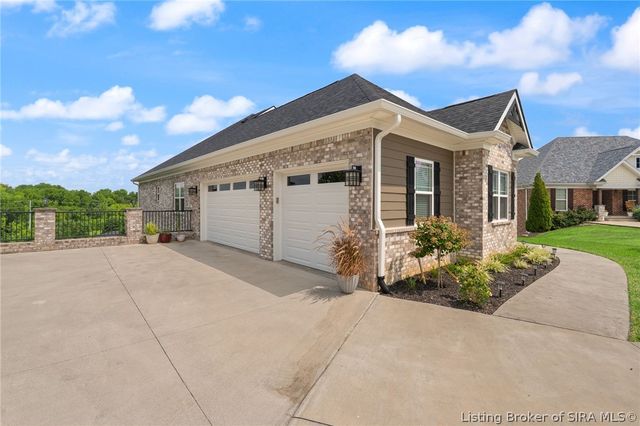 3009 Falcon Ridge Court, Jeffersonville, IN 47130
