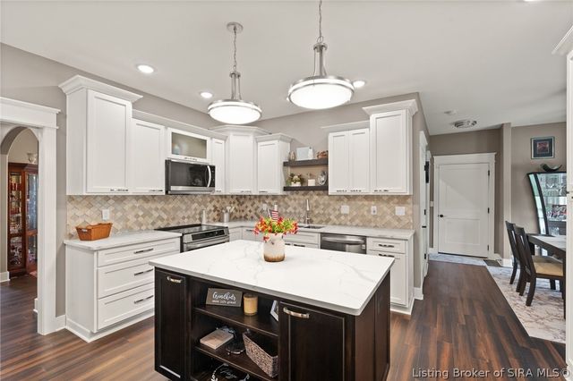 3009 Falcon Ridge Court, Jeffersonville, IN 47130