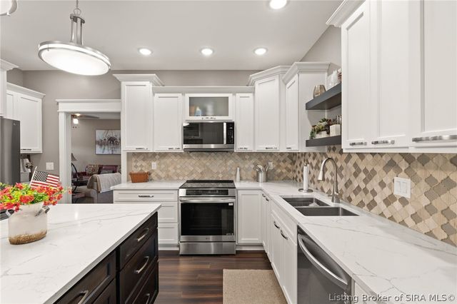 3009 Falcon Ridge Court, Jeffersonville, IN 47130
