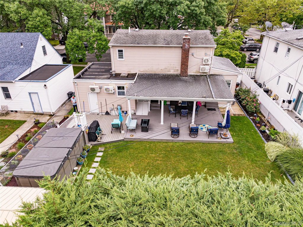 24207 83rd Avenue, Bellerose, NY 11426 — photo 3
